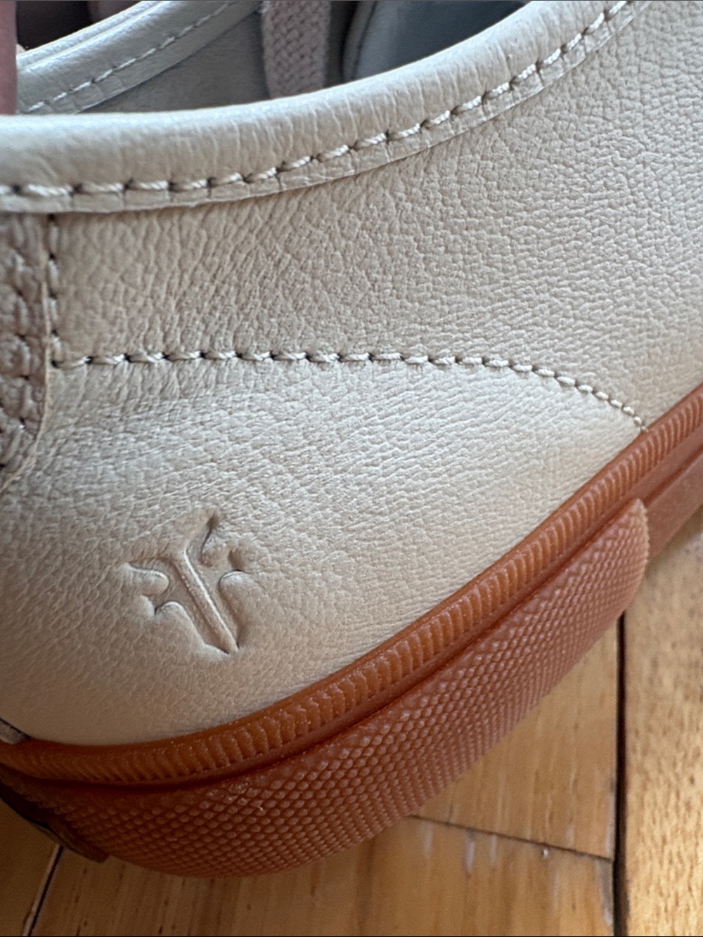 Frye Gia Low Lace Leather Cream Sneakers with Gum Sole (size 7.5) - Picture 6 of 8